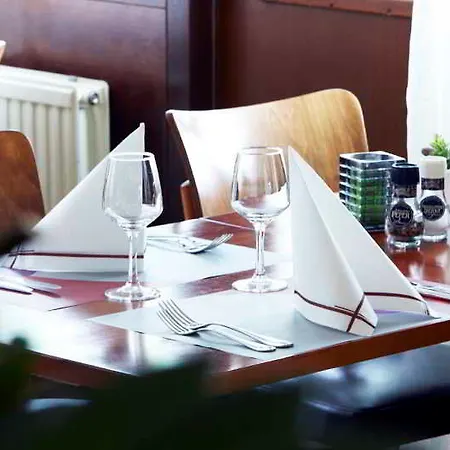 Campanile & Restaurant Arnhem - 3* 제벤나르