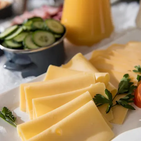 Campanile & Restaurant Arnhem - 3* 제벤나르