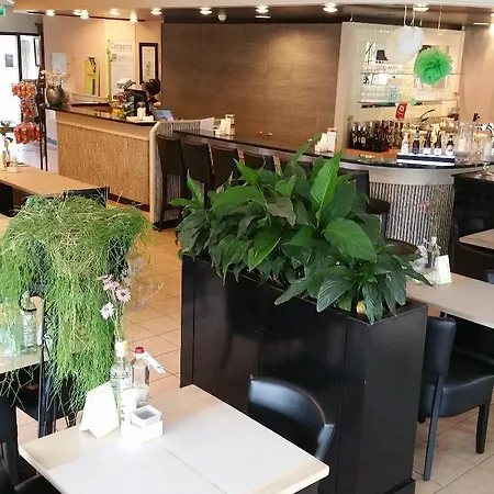 Campanile & Restaurant Arnhem - 3* 제벤나르