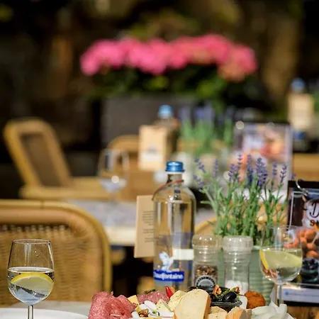 호텔 Campanile & Restaurant Arnhem -